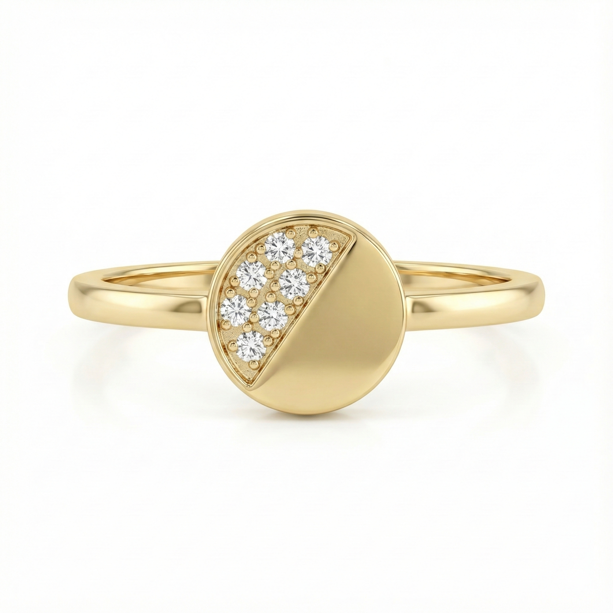 Bague dorée or 18k avec cercle central géométrique moitié lisse moitié sertie de zircons blancs, bijou minimaliste moderne