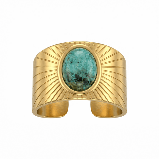 Bague ouverte en acier inoxydable doré avec pierre verte cabochon, design structuré gravé, bijou de caractère pour usage quotidien