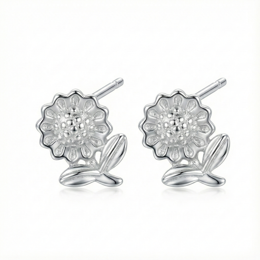 Idée cadeau fille : petites puces d'oreilles motif fleur en argent massif 925, bijou mignon et hypoallergénique.
