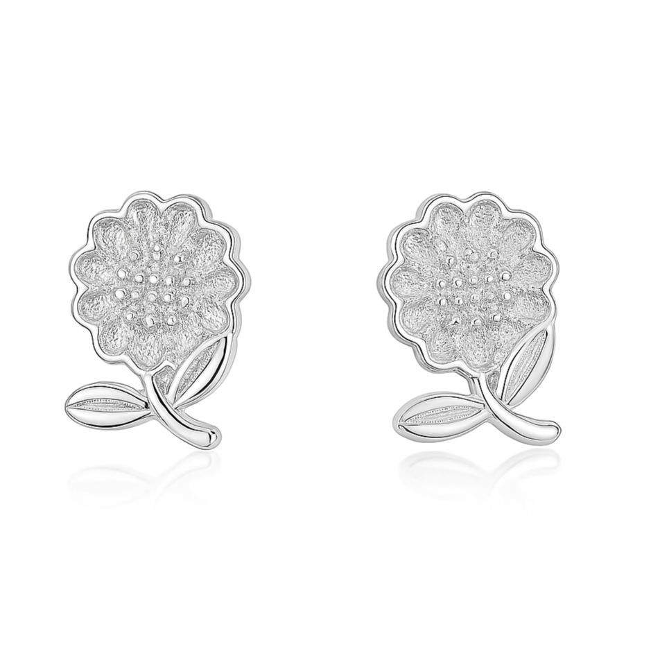 Ajoutez une touche de délicatesse et de fraîcheur à votre look avec ces boucles d'oreilles puces en argent 925, ornées d’une petite fleur mesurant 6x8mm. Le design élégant et floral de ces boucles d'oreilles apporte une touche de douceur et de raffinement à vos tenues quotidiennes. L'argent 925 assure une brillance durable, tandis que la petite fleur ajoute un charme subtil et féminin.