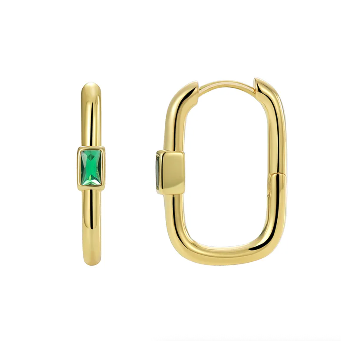 Boucles d’oreilles créoles rectangulaires dorées pour femme en plaqué or, ornées d’un zircon vert taillé en baguette au centre. Bijou géométrique et contemporain au design structuré et raffiné, idéal pour un look moderne et urbain