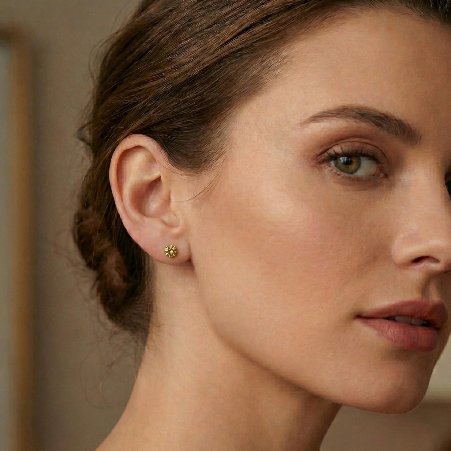 Boucles d’oreilles clous en argent 925 avec zircon couleur champagne taille ronde serti griffes, bijou élégant et intemporel