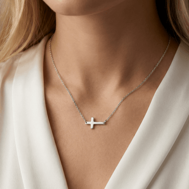Collier croix horizontale en acier inoxydable couleur acier, design minimaliste et symbolique, collier discret pour usage quotidien