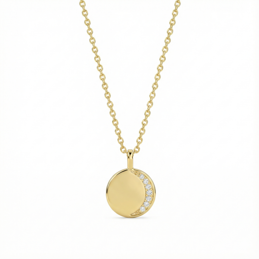 Collier doré à l’or 18k avec pendentif lune pavée de zircons
