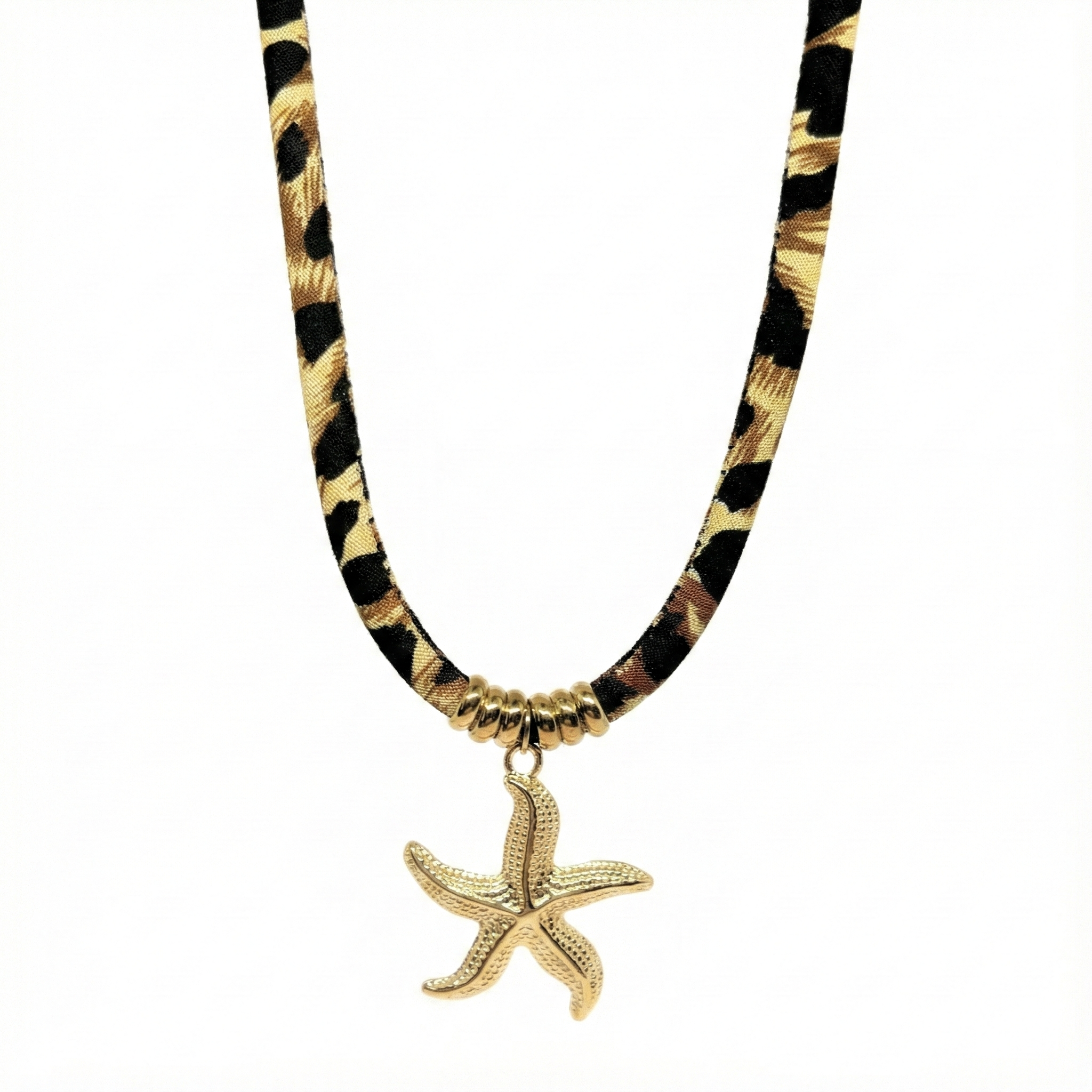 Collier étoile de mer dorée sur cordon léopard