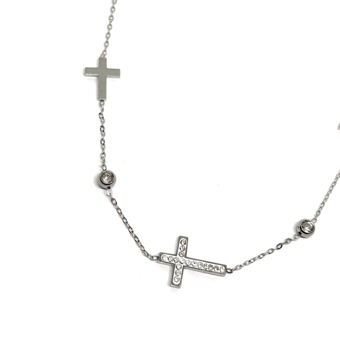 collier femme en acier inoxydable argenté avec pendentif croix et strass, chaîne fine réglable 45 +5 cm, bijou symbolique chic à offrir
