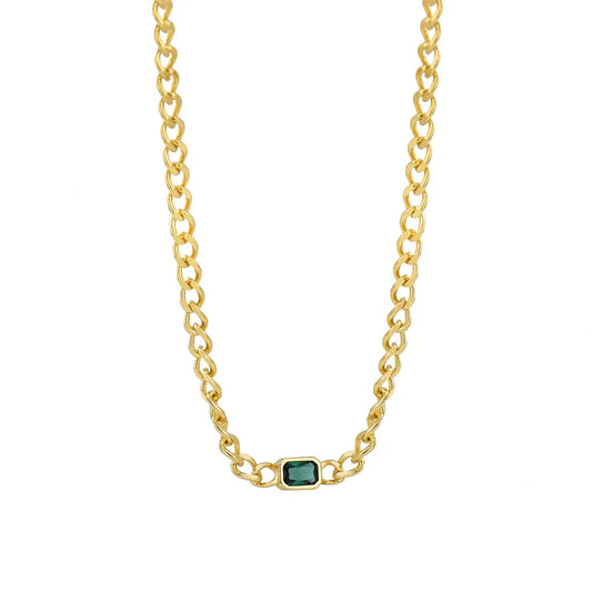 collier femme en plaqué or avec chaîne à mailles larges et pierre verte rectangulaire sertie, longueur ajustable 45 à 50 cm, bijou moderne et audacieux au style chic et urbain