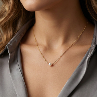Collier fin doré avec perle centrale de 7 mm