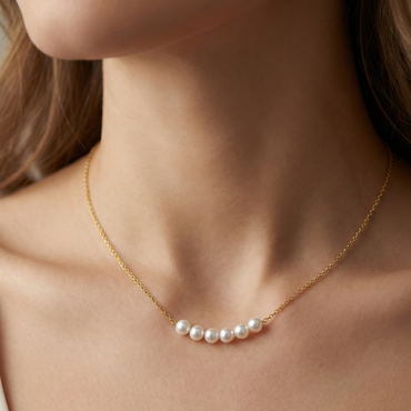 Collier perles blanches alignées en acier inoxydable couleur doré