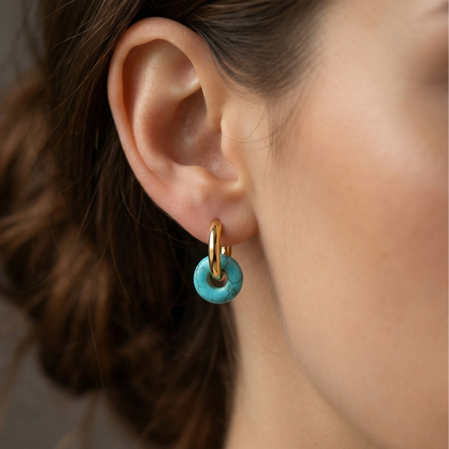 Créoles dorées or 18k avec pendant turquoise veiné élégant