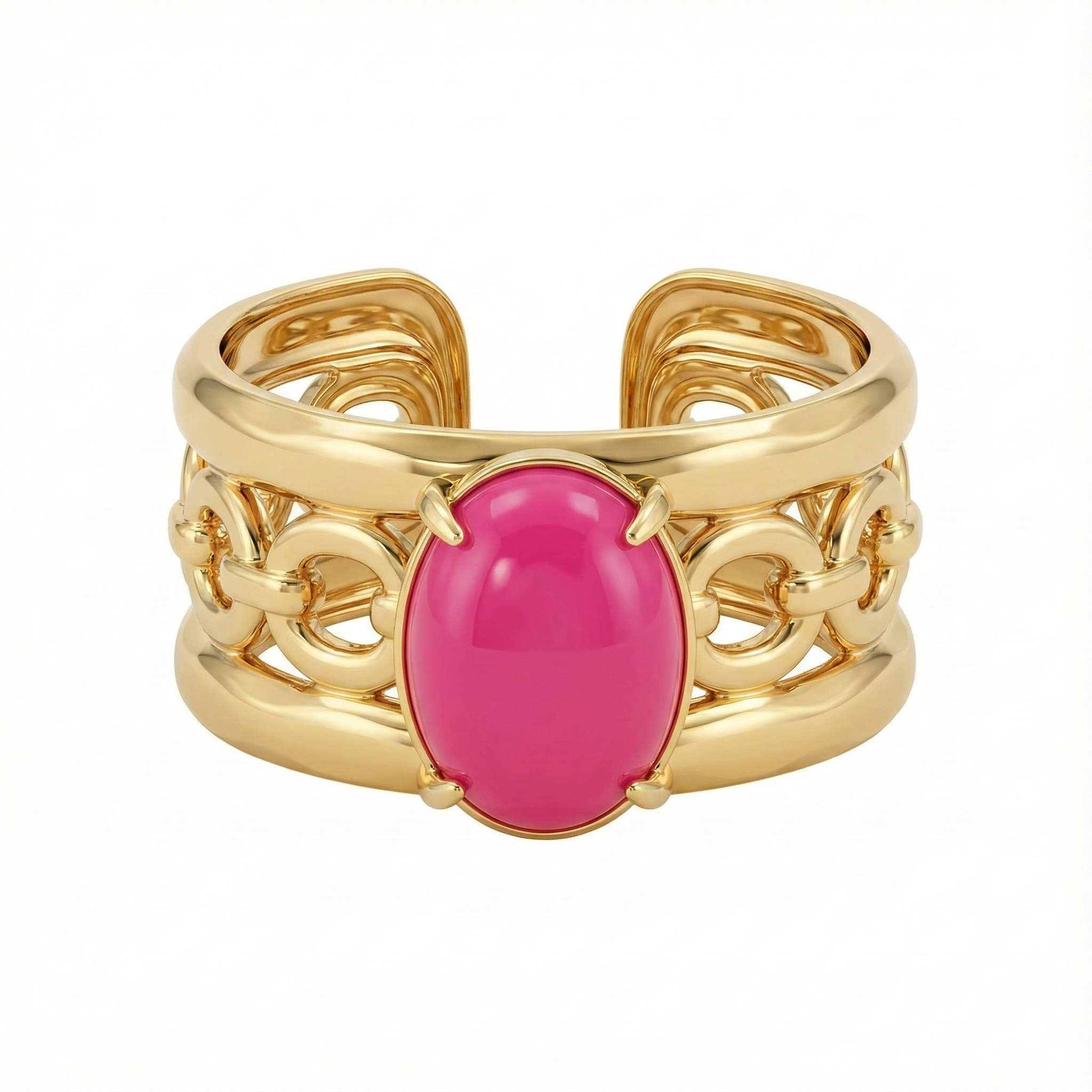 Détail perle rose fuchsia sur bague martelée dorée