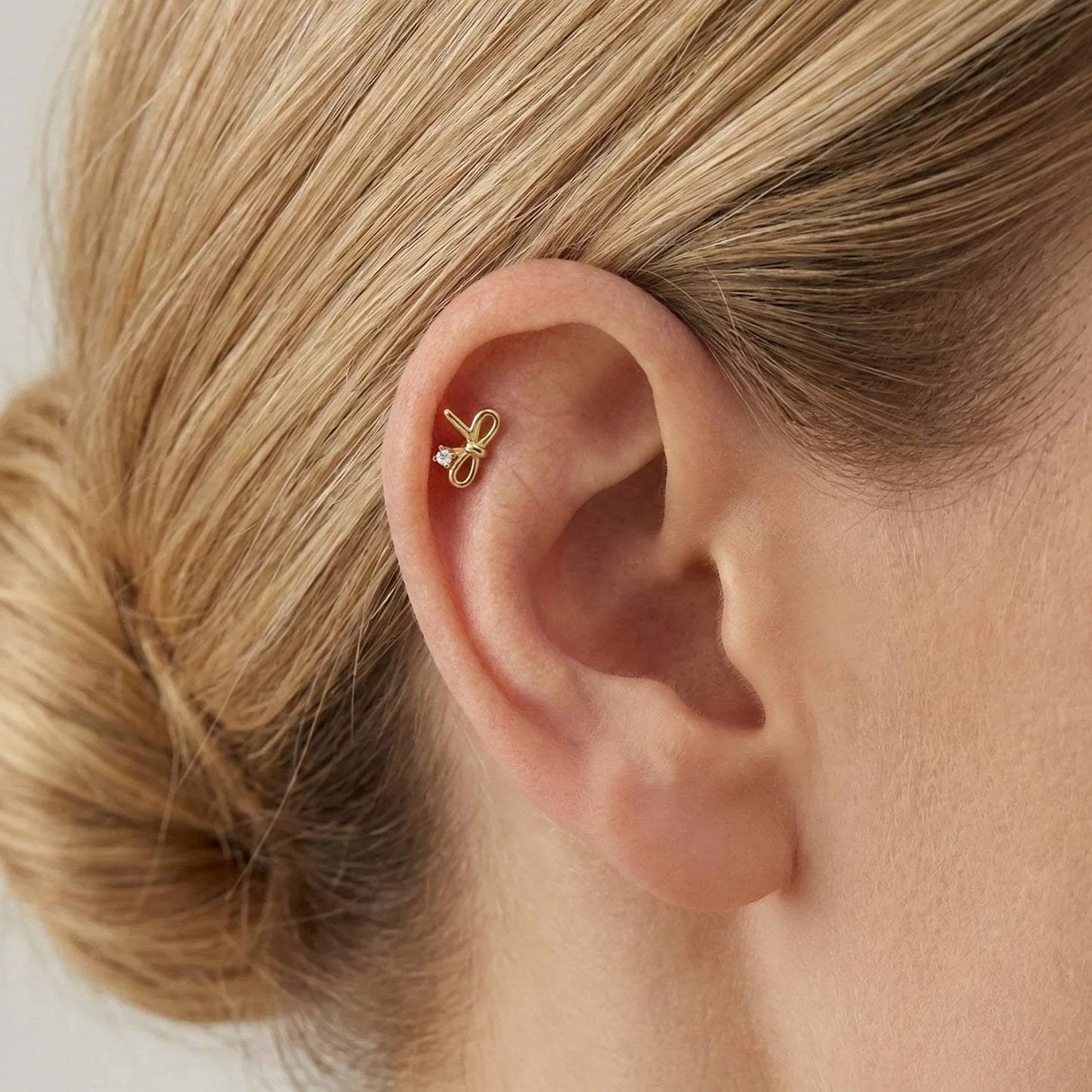 Piercing d’oreille en argent 925 doré à l’or fin en forme de nœud avec zircon blanc serti, bijou élégant pour lobe ou cartilage