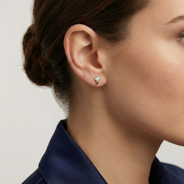 Puces d’oreilles doré à l’or 18k avec opale blanche et zircon violet