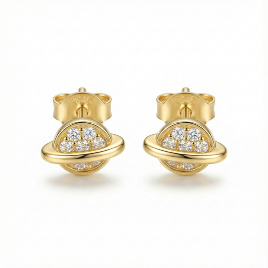 Petites puces d'oreilles en argent 925 doré forme planète Saturne pavée de zircons brillants