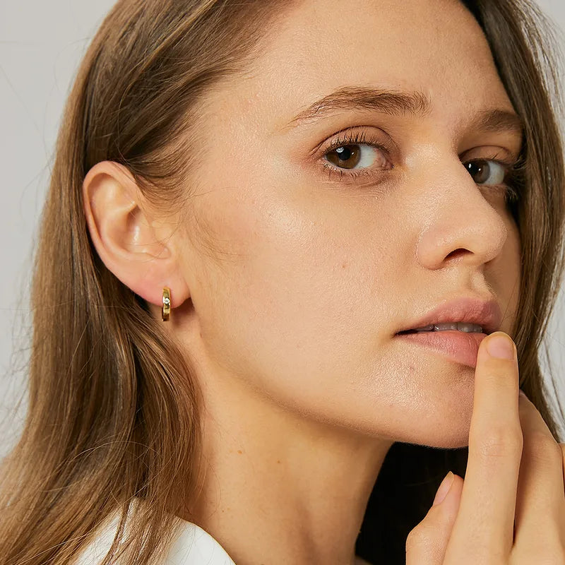 Boucles d'Oreilles Plaqué Or Créoles Fines Zircons