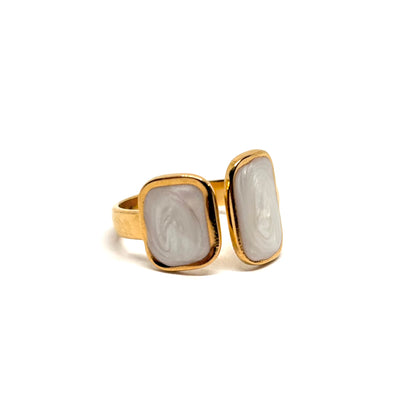 Bague acier doré rectangle émaillé blanc