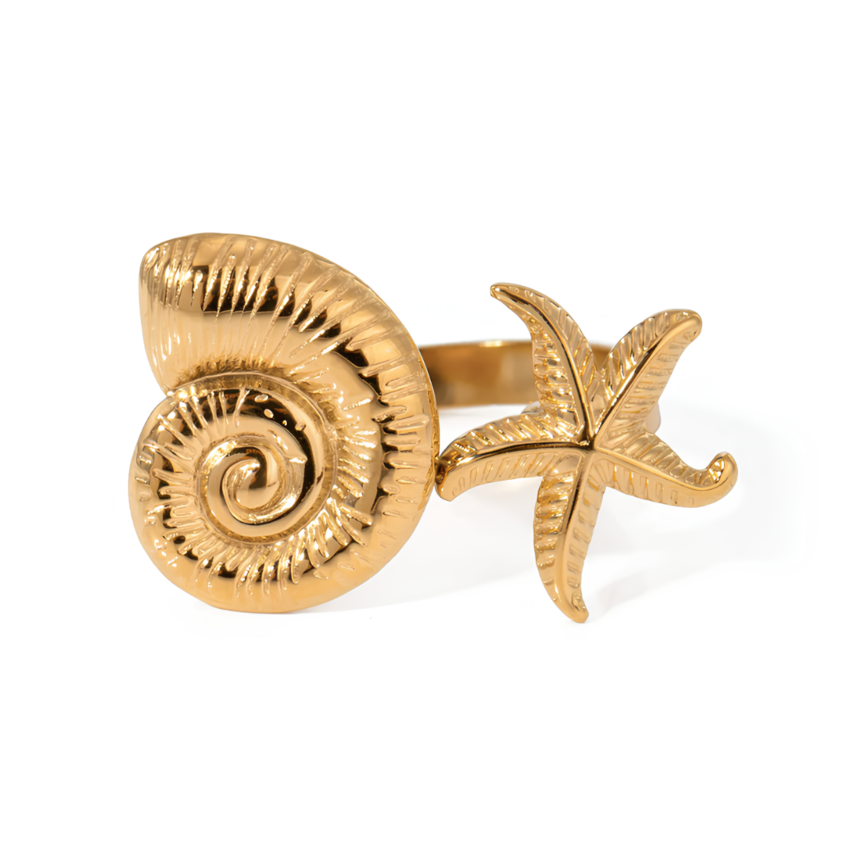 Ajoutez une touche marine et solaire à votre style avec cette bague ouverte dorée coquillage et étoile de mer. Son design inspiré des trésors de l’océan en fait un bijou unique, à la fois original et raffiné.