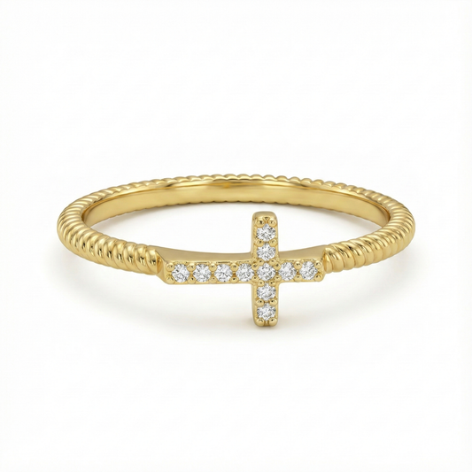 Bague croix dorée or 18k avec croix horizontale sertie de zircons blancs et anneau fin torsadé, bijou symbolique élégant