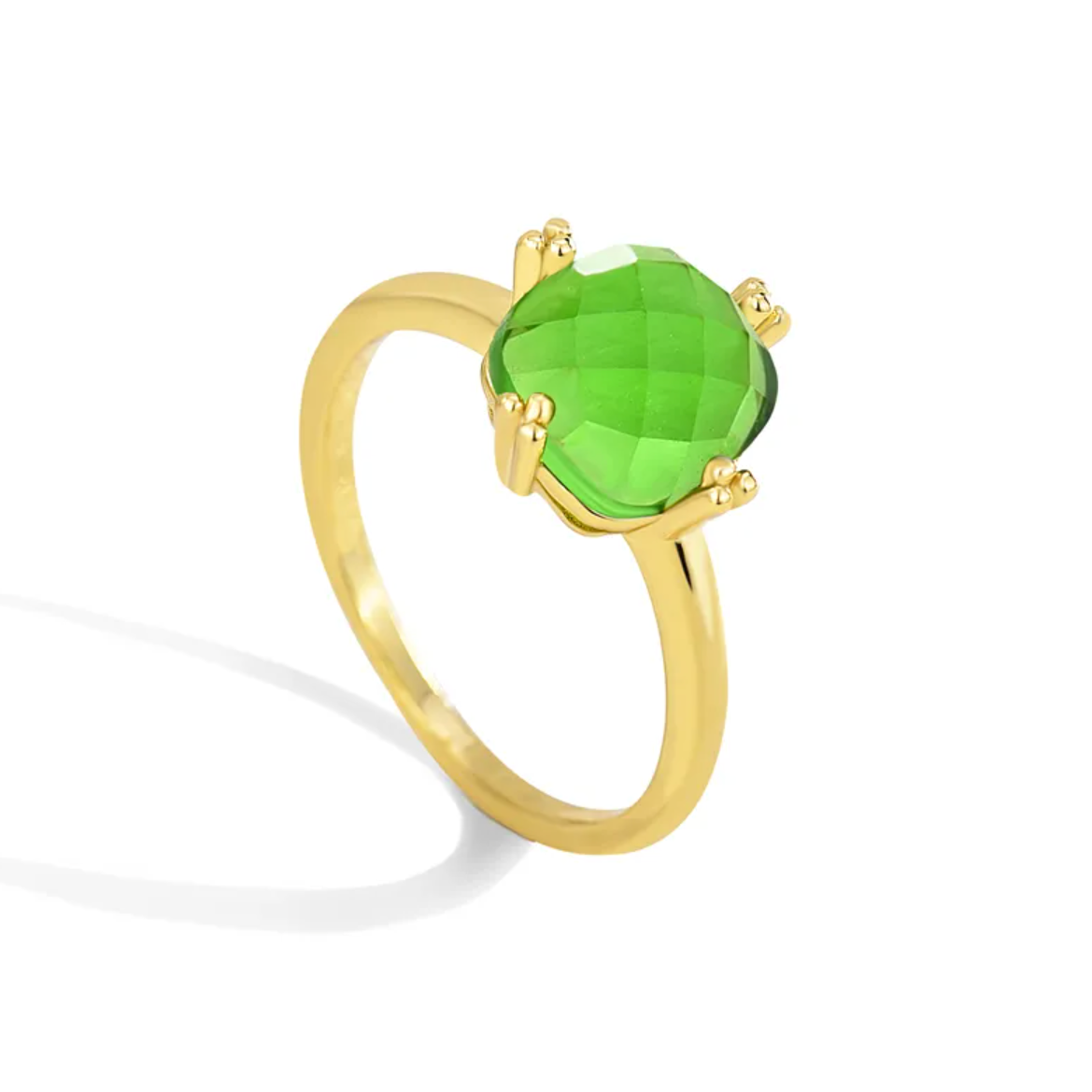 Bague en acier inoxydable doré pour femme, ornée d’une pierre verte facettée sertie en solitaire, au design élégant et lumineux, parfaite pour un style chic et moderne.