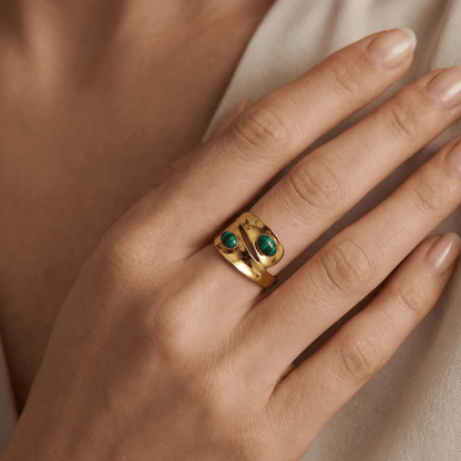 Bague dorée en acier inoxydable ajustable avec pierres vertes veinées