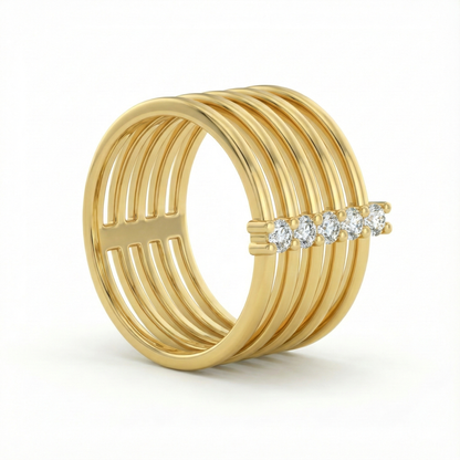 Bague dorée or 18k à cinq anneaux parallèles avec ligne centrale de strass scintillants, design architectural moderne