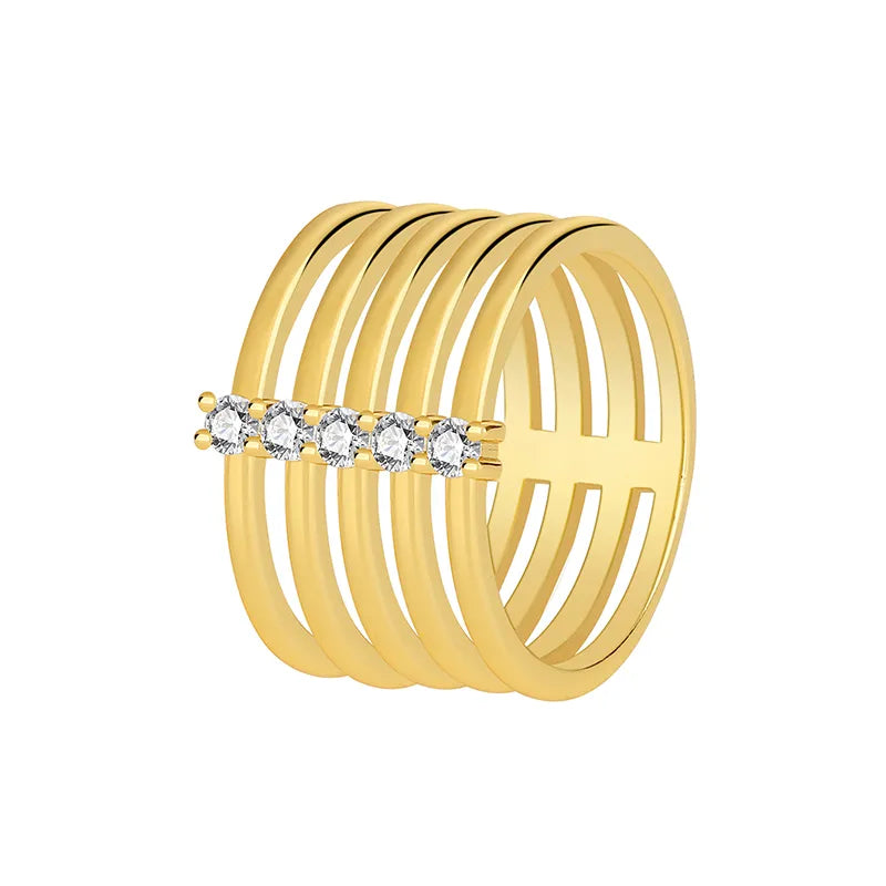 Bague dorée or 18K pour femme, composée de cinq anneaux parallèles traversés par une ligne de zircons scintillants, au design architectural et contemporain, parfaite pour un style audacieux, graphique et raffiné.