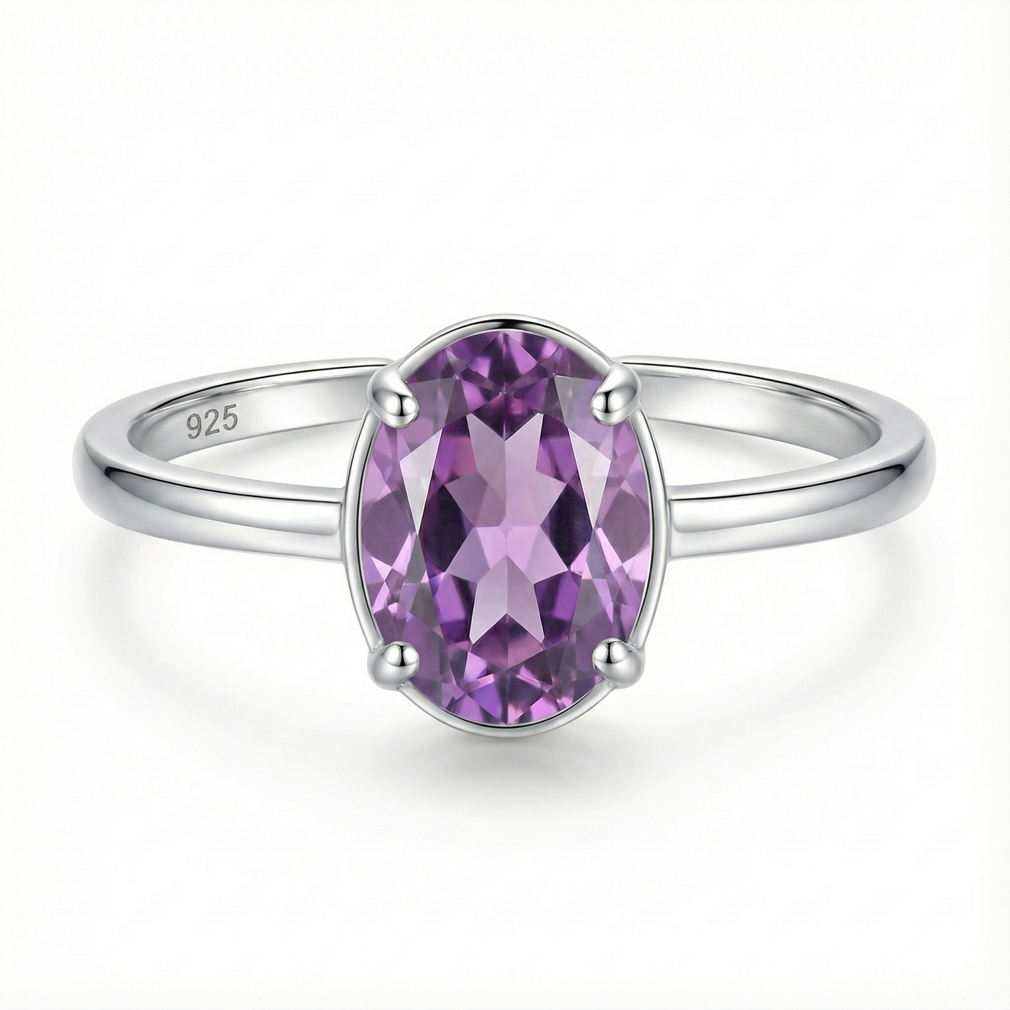 Bague solitaire en argent sterling 925 ornée d'une pierre améthyste ovale violette sertie quatre griffes.