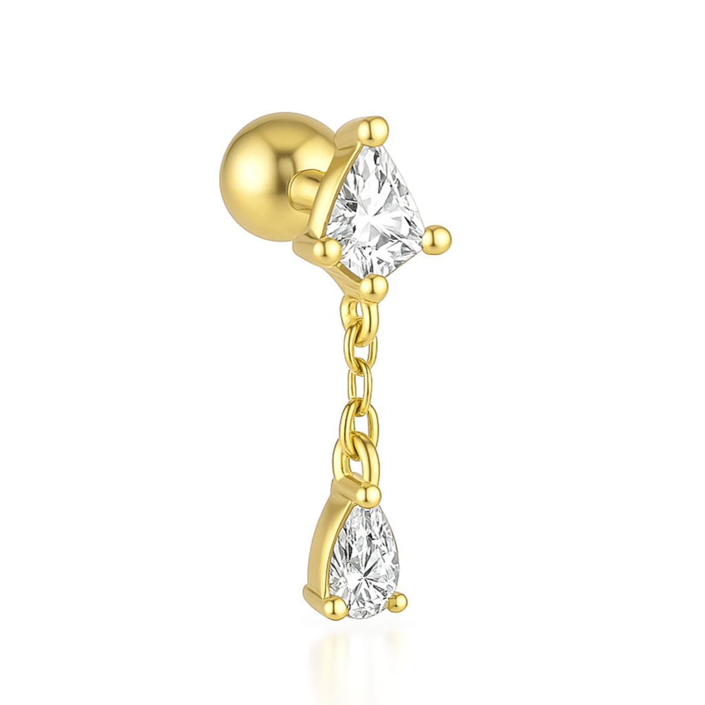 Apportez une touche de raffinement et de sophistication à votre style avec cette boucle d'oreille unique en argent 925 doré à l'or fin. Son design délicat, avec une petite chaîne et un zircon en forme de larme suspendu, crée un jeu de lumière subtil et captivant. Parfaitement adaptée à toutes les occasions, cette boucle d'oreille combine élégance moderne et éclat intemporel.