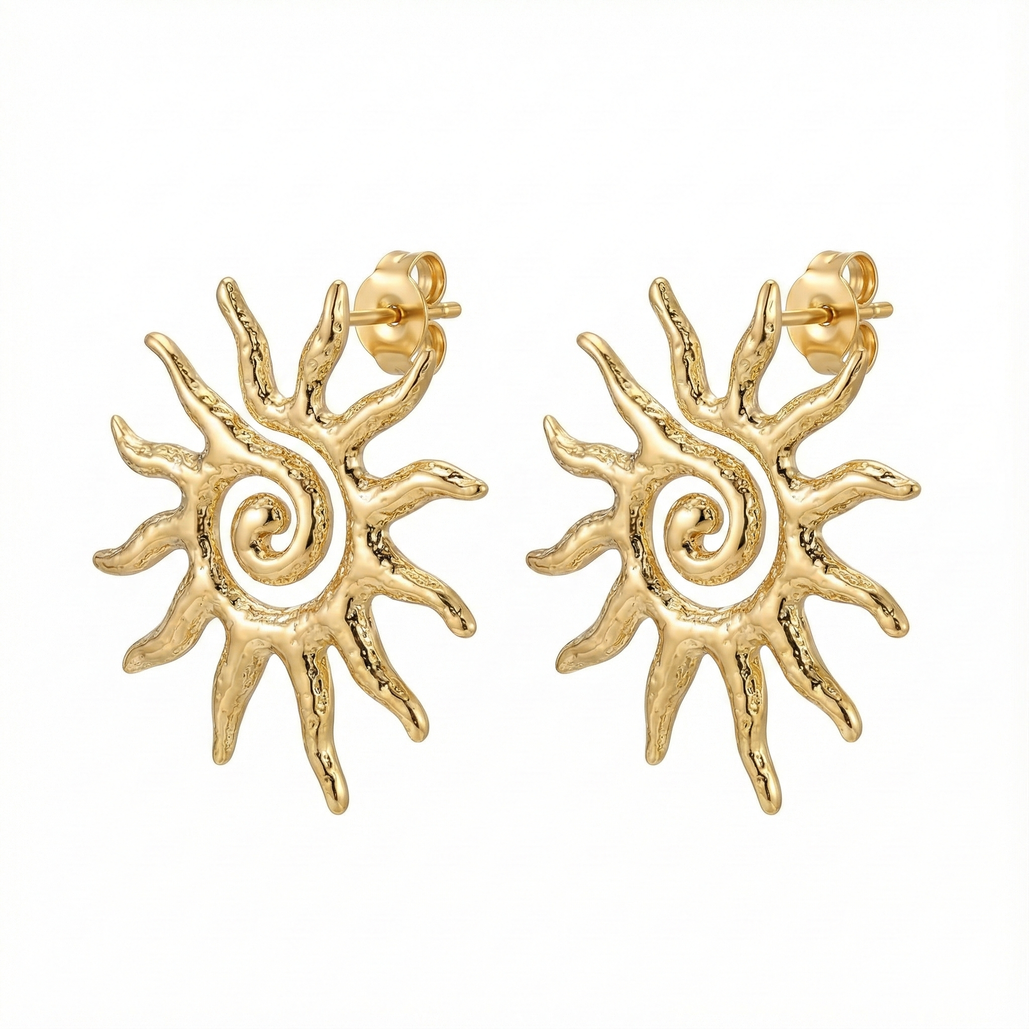 Boucles d'oreilles tendance motif soleil rayonnant : bijou style céleste bohème en acier inoxydable doré lumineux.