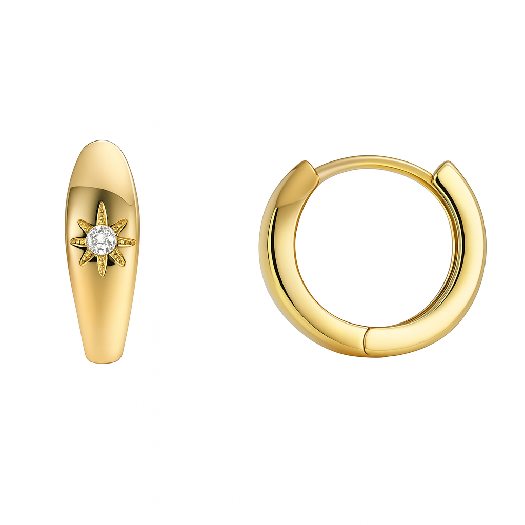 Inspirées par la symbolique céleste, ces créoles dorées évoquent la lumière et la guidance de l’étoile du nord. Leur design galbé et épuré sublime le lobe avec une ligne fluide et brillante, rehaussée d’un délicat zircon serti en étoile à huit branches. Chaque détail reflète l’élégance minimaliste et une finition haut de gamme.