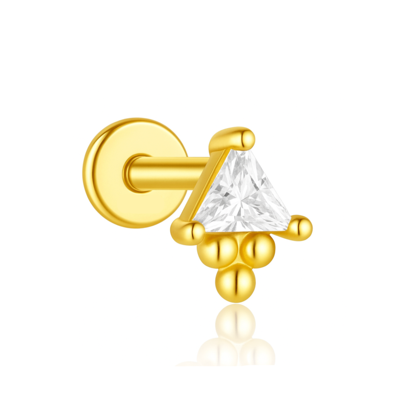 Boucles d'oreilles en argent 925 doré associe une pierre triangulaire facettée à une base de petites billes dorées, pour un rendu architectural et lumineux. Idéal pour le lobe, le tragus ou le helix.

Matériau : Argent 925 plaqué or 18K, oxyde de zirconium blanc, hypoallergénique et résistant à l’humidité.

Design : Forme géométrique nette, triangle lumineux en zirconium monté sur base dorée à billes, pour une allure moderne et élégante.

Style : Parfait pour sublimer une oreille en piercings multiples, ou 