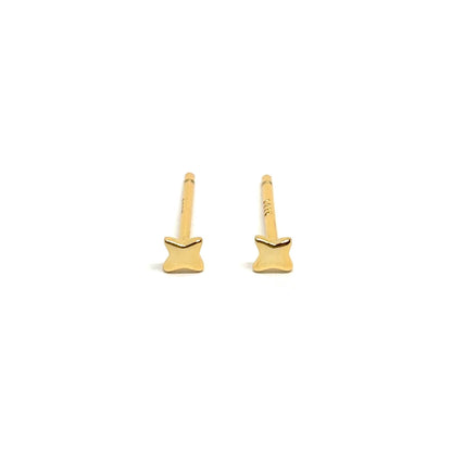 Boucles d’oreilles puces étoile en argent 925 doré 18K, forme douce et bombée, bijou minimaliste pour femme, hypoallergénique et résistant au ternissement