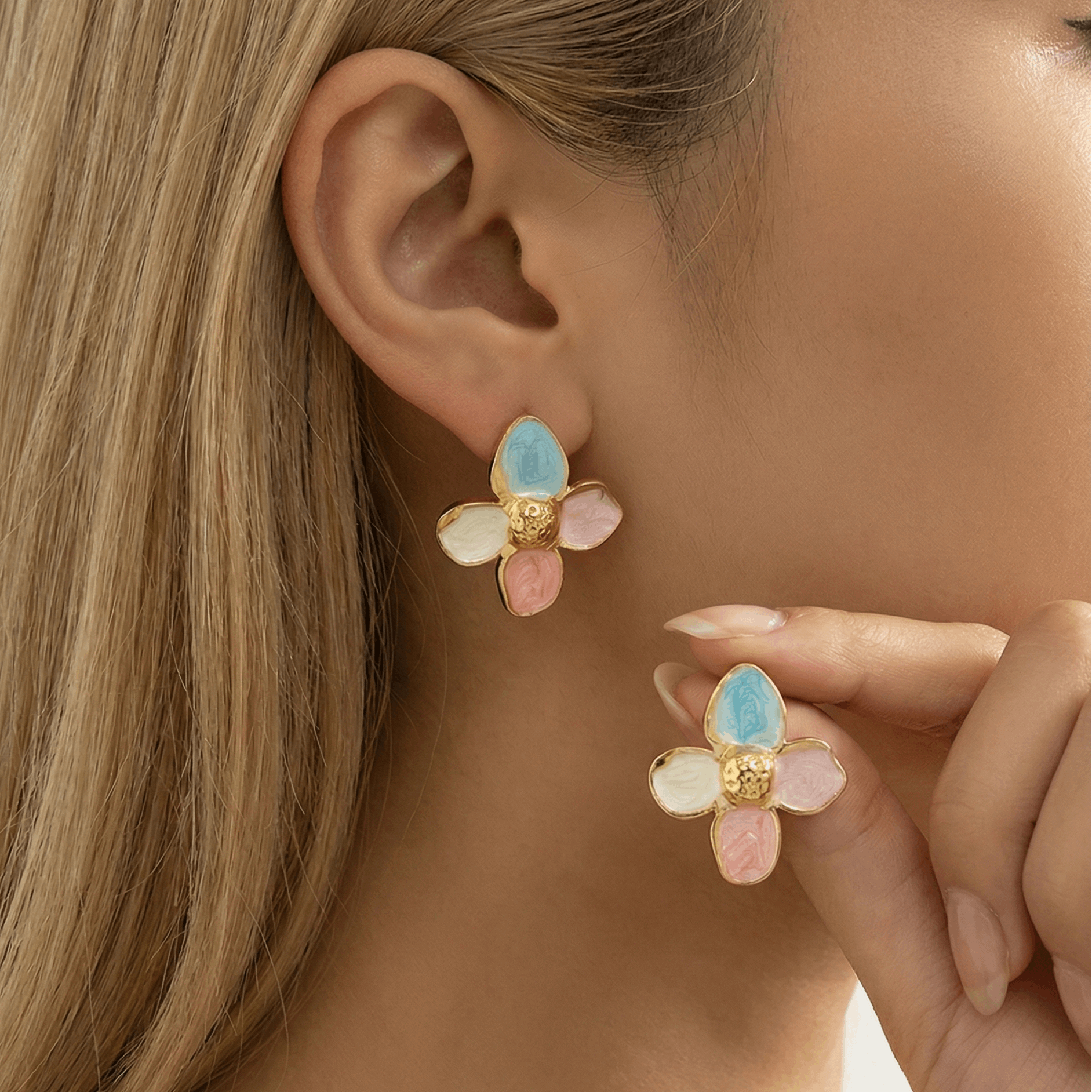 Boucles fleurs en acier inoxydable doré multicolores, motif floral élégant, dimensions 3 cm, usage quotidien