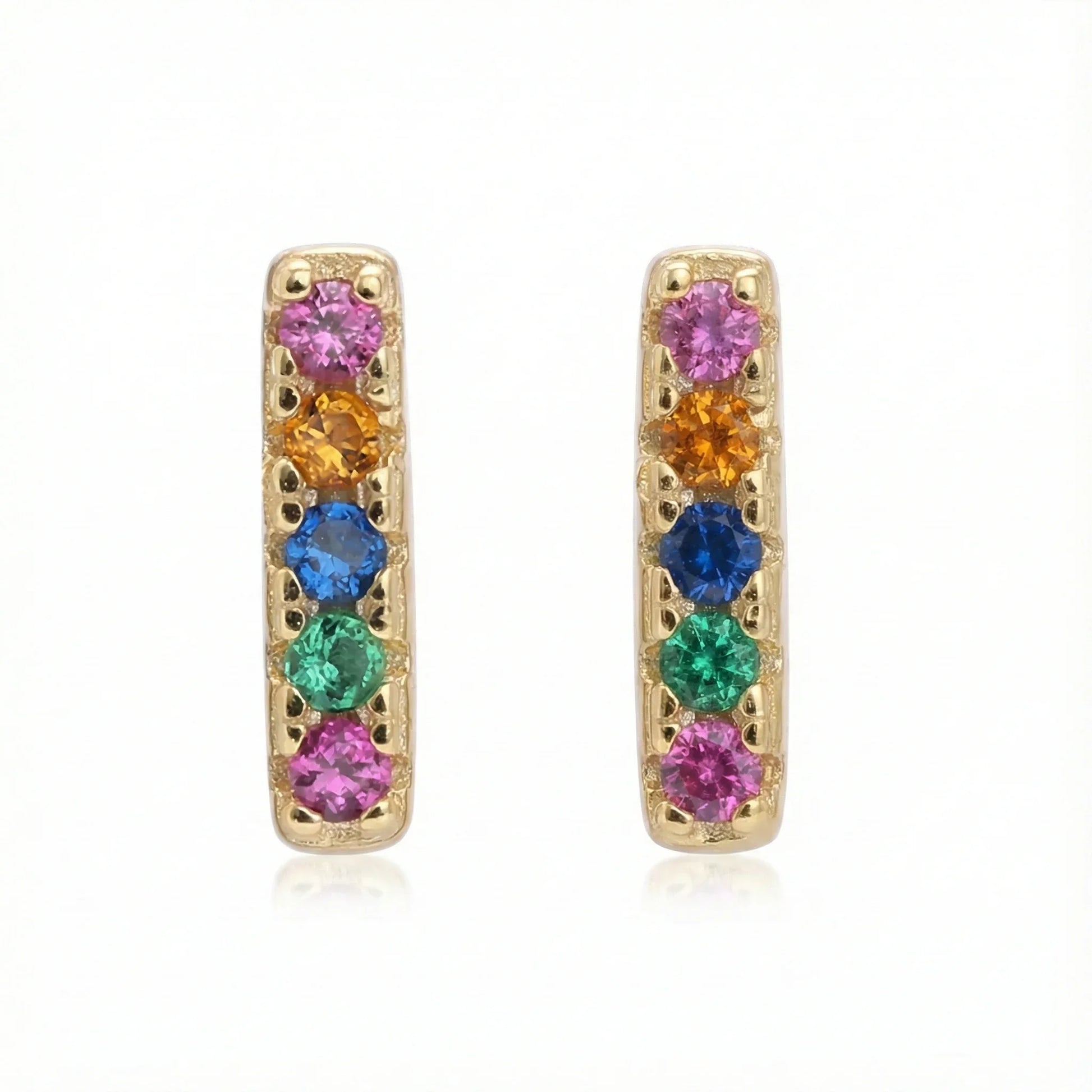 Puces d'oreilles barre verticale dorée sertie de pierres fines multicolores style arc-en-ciel