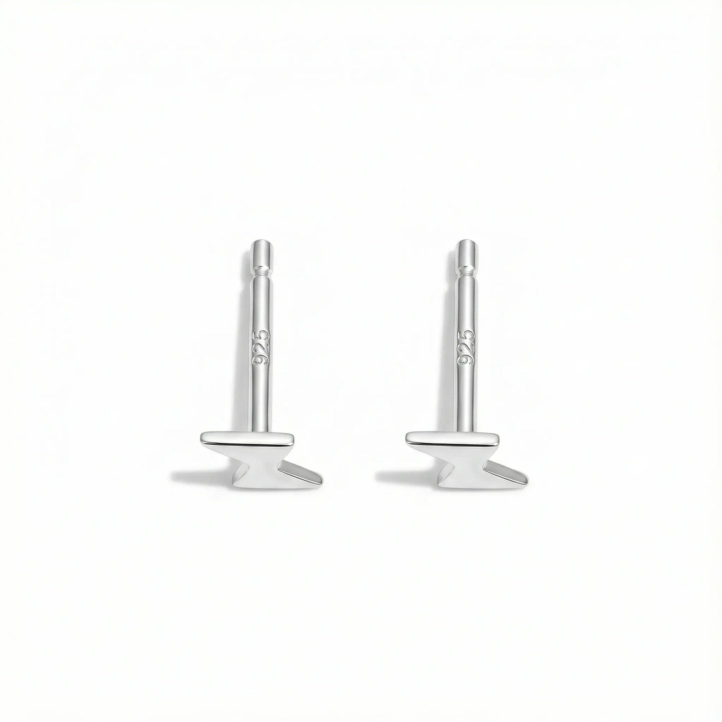 Boucles d’oreilles clous en argent 925 avec fermoirs poussette, système de maintien sécurisé pour lobes percés