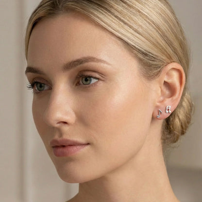 Boucles d’oreilles clous en argent 925 en forme de notes de musique, bijou original au design minimaliste
