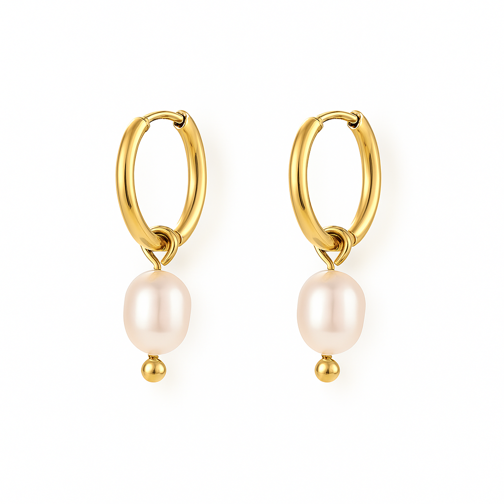 Des créoles pendantes en acier inoxydable doré, rehaussées de perles blanches en goutte, pour une allure à la fois minimaliste, chic et féminine. L’équilibre parfait entre modernité et douceur intemporelle.

Type : Boucles d’oreilles pendantes – créoles.
Matériau : Acier inoxydable couleur doré, perles synthétiques blanches, hypoallergénique, résistant à l’eau et à l’oxydation.

Dimensions : Longueur totale 2,9 cm, perle 1,6 cm, poids 4 g la paire.

Design : Anneaux ronds dorés d’où pend une perle blanche o