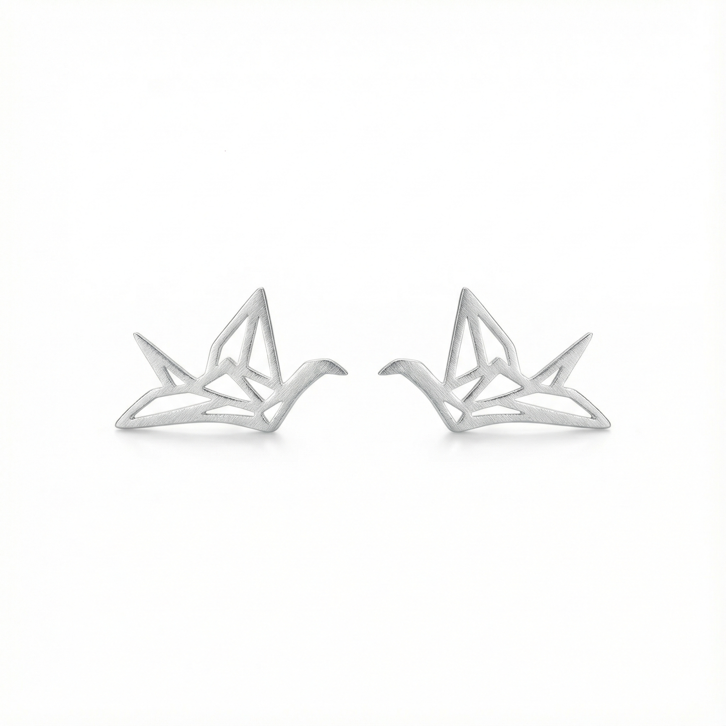 Boucles d'oreilles puces en forme de cygne style origami géométrique en argent 925, design moderne et original.