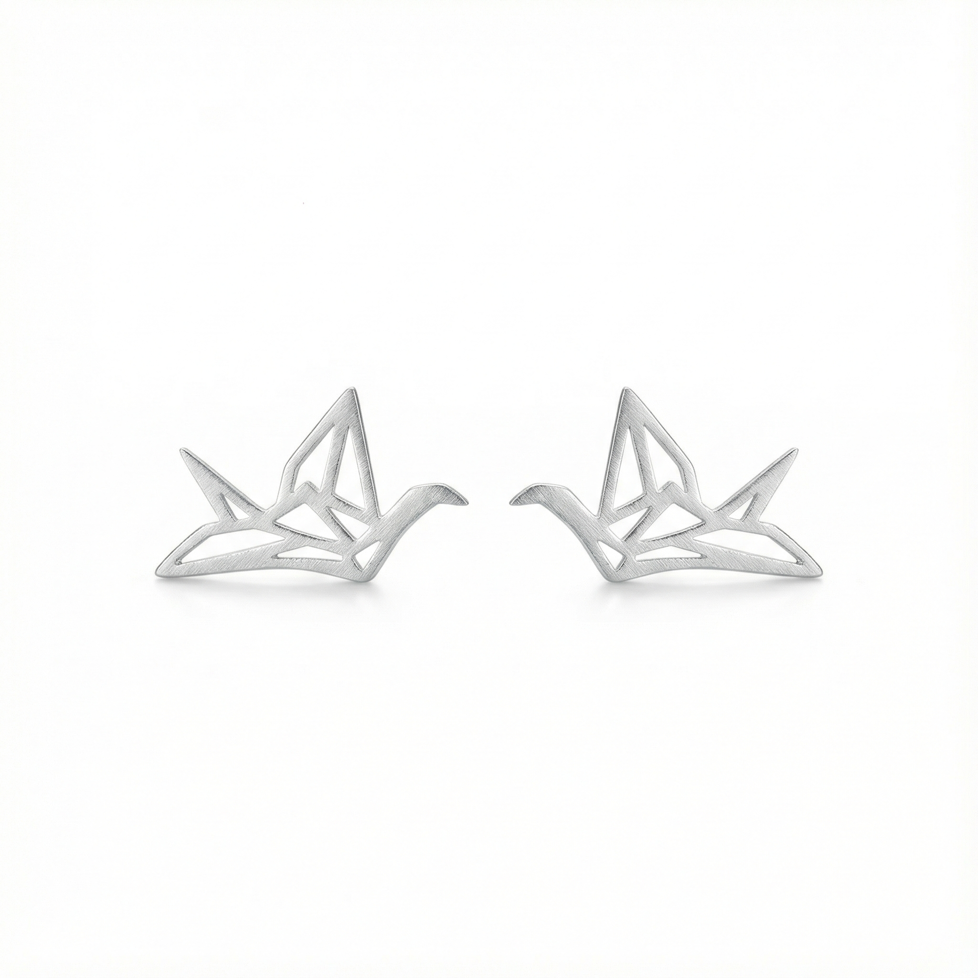 Boucles d'oreilles puces en forme de cygne style origami géométrique en argent 925, design moderne et original.