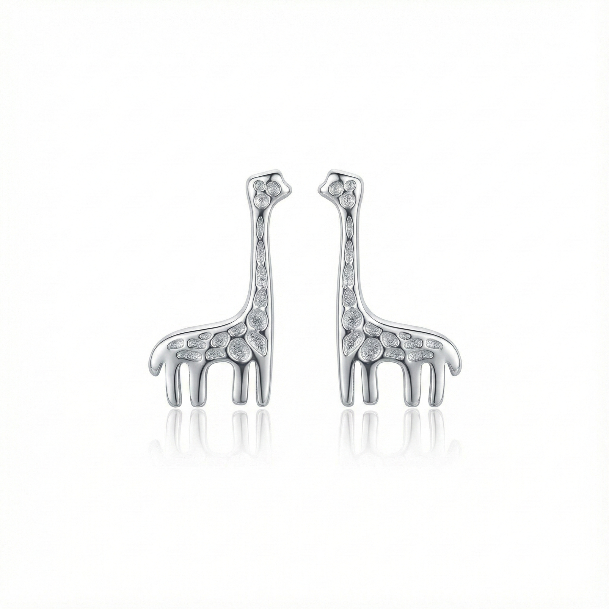 Boucles d'oreilles puces en forme de girafe en argent 925, bijou thème animaux de la savane mignon pour femme ou enfant.