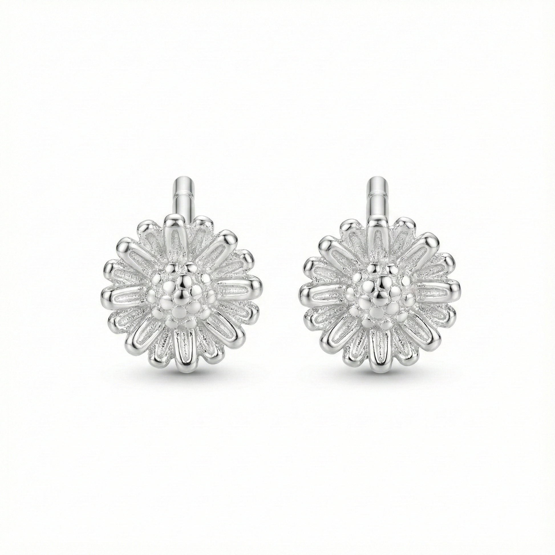Boucles d'oreilles puces marguerites en argent pur 999 (argent fin), bijou floral hypoallergénique pour oreilles sensibles.