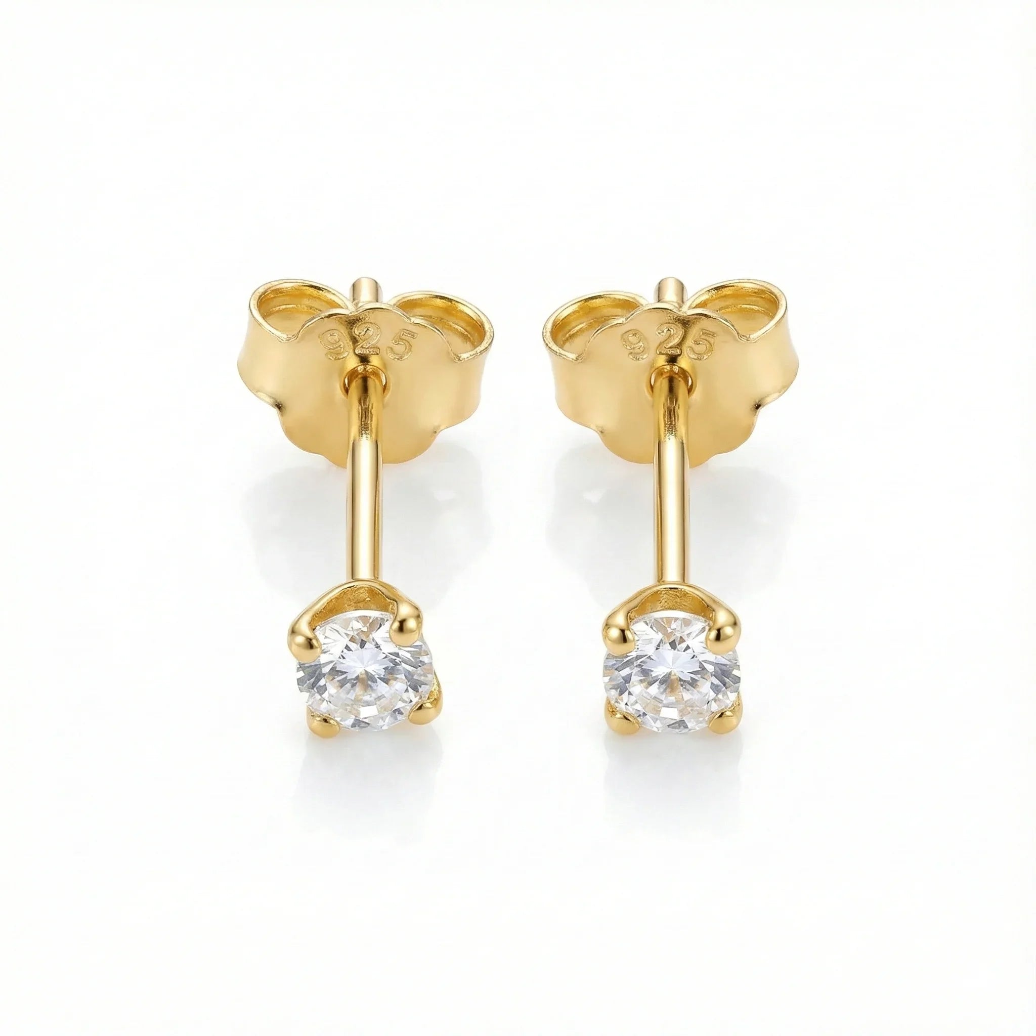 Boucles d’oreilles clous en argent 925 doré serties d’une pierre blanche, bijou classique et élégant pour femme