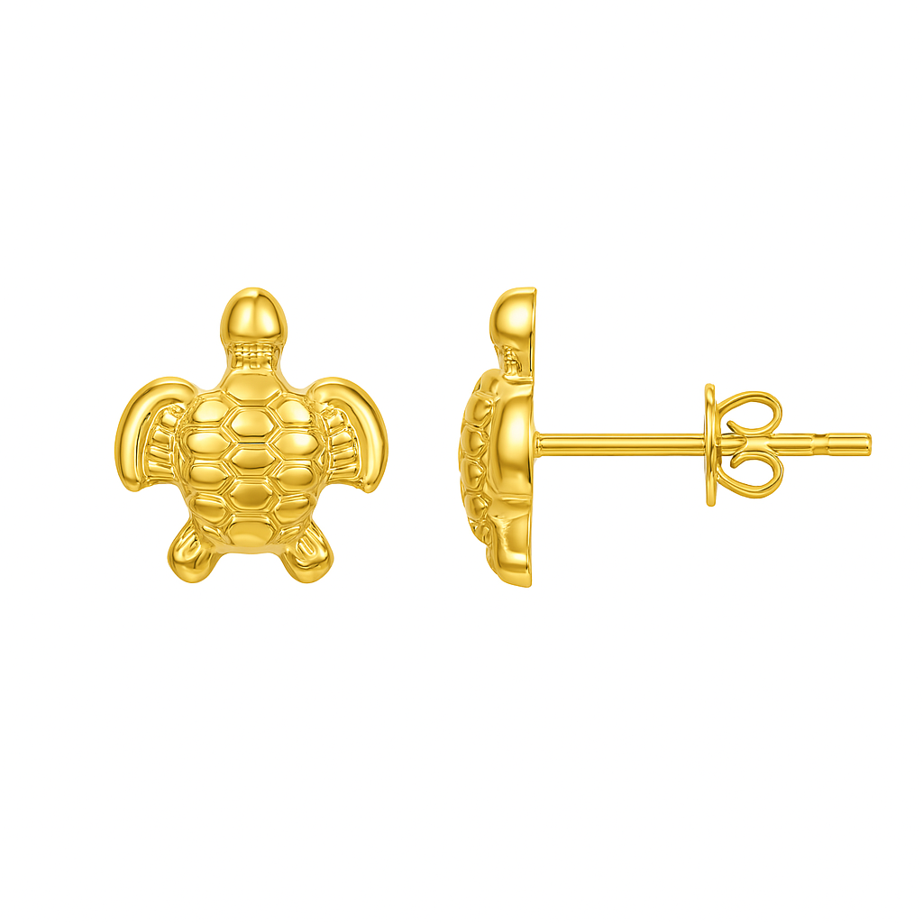 Des boucles d’oreilles puces pleines de sens, en forme de petites tortues dorées, symbole de sagesse, longévité et protection. Une touche marine et solaire à vos oreilles.

Matériau : Acier inoxydable couleur doré, poli miroir, résistant à l’eau, sans ternissure, hypoallergénique.

Dimensions : 10 mm x 10 mm, format puce discret, parfait pour un port quotidien.

Design : Tortue finement gravée avec détails en relief sur la carapace et les pattes. Effet bombé pour une présence visuelle malgré la petite taill
