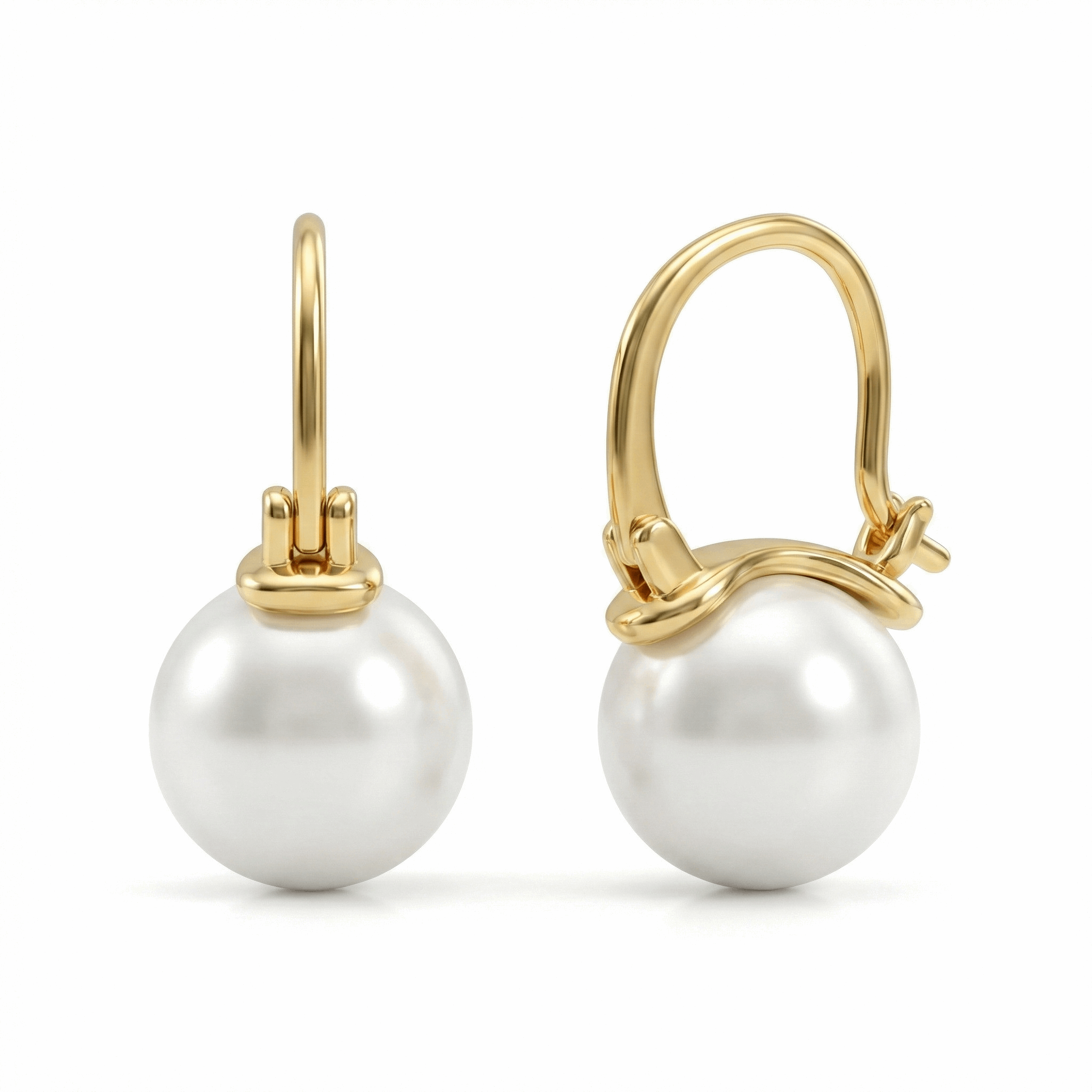 Boucles pendantes dorées or 18k avec perle blanche, format compact, fermoir crochet, élégantes pour un usage quotidien