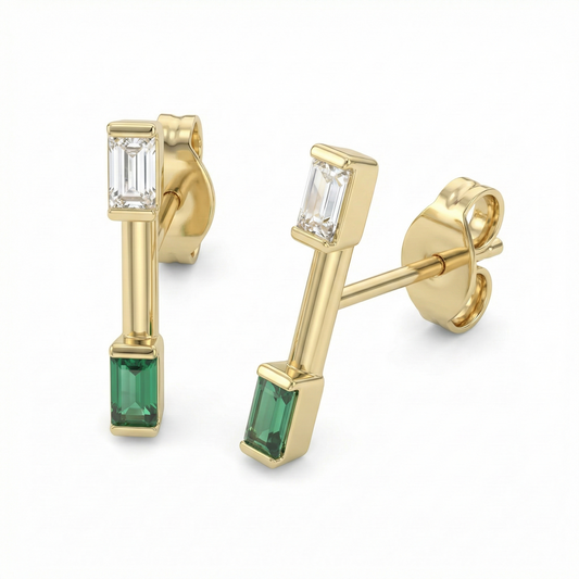 Boucles d’oreilles puces dorées or 18k avec zircons blanc rectangulaire et vert