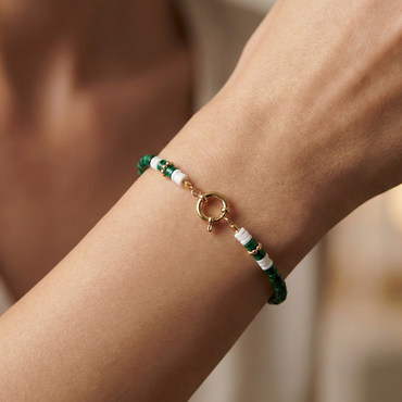 bracelet acier inoxydable doré malachite verte perles vertes vue larg