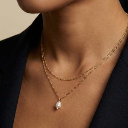 Collier acier inoxydable doré double rang perle nacrée porté