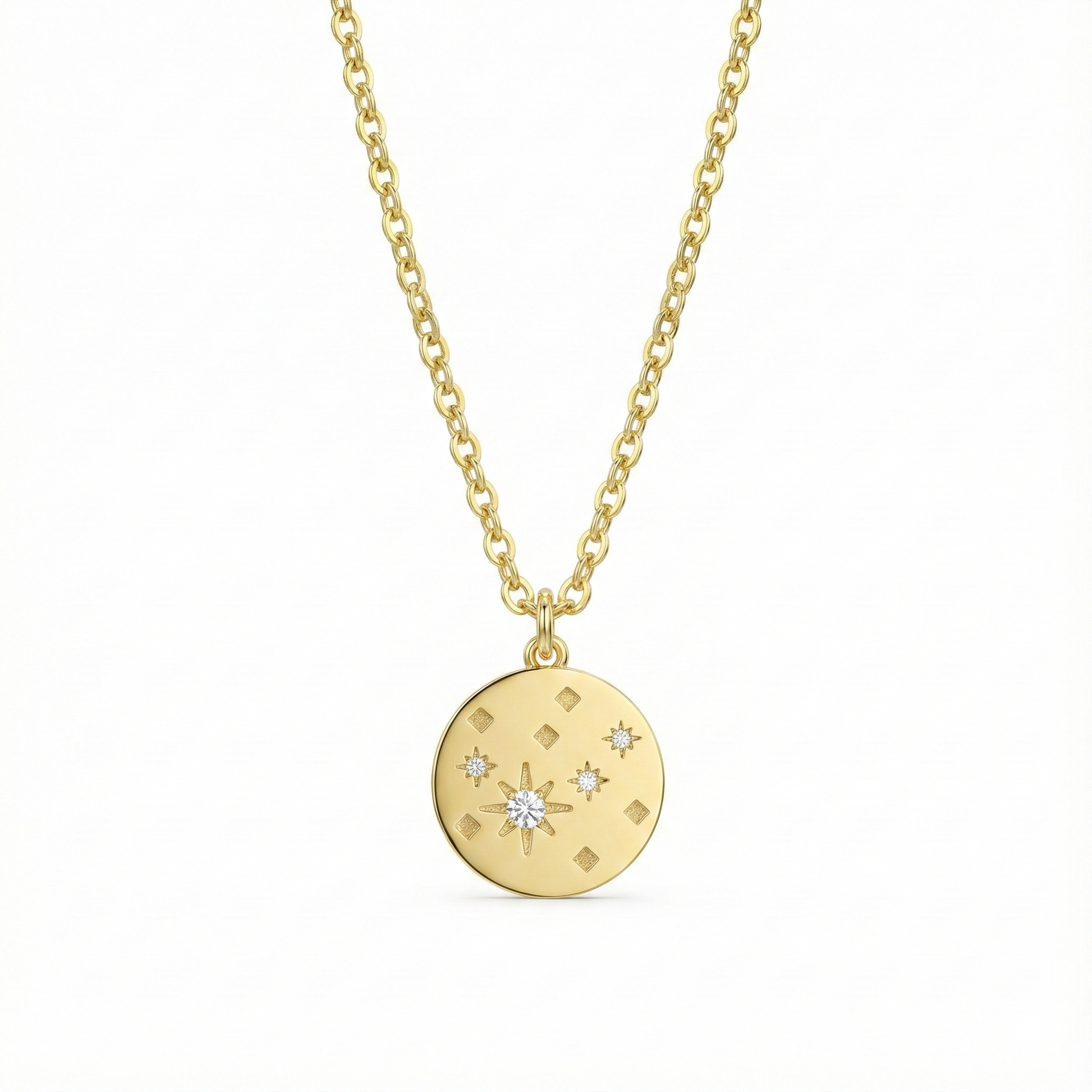 Collier doré à l’or 18k avec médaillon gravé d’étoiles
