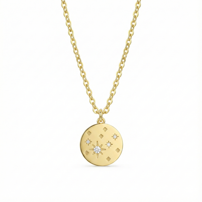 Collier doré à l’or 18k avec médaillon gravé d’étoiles