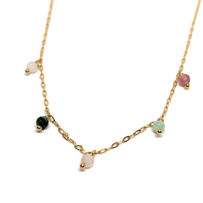 collier femme en acier inoxydable doré avec petites perles multicolores, chaîne fine réglable 40 +5 cm, bijou tendance décontracté-chic à offrir